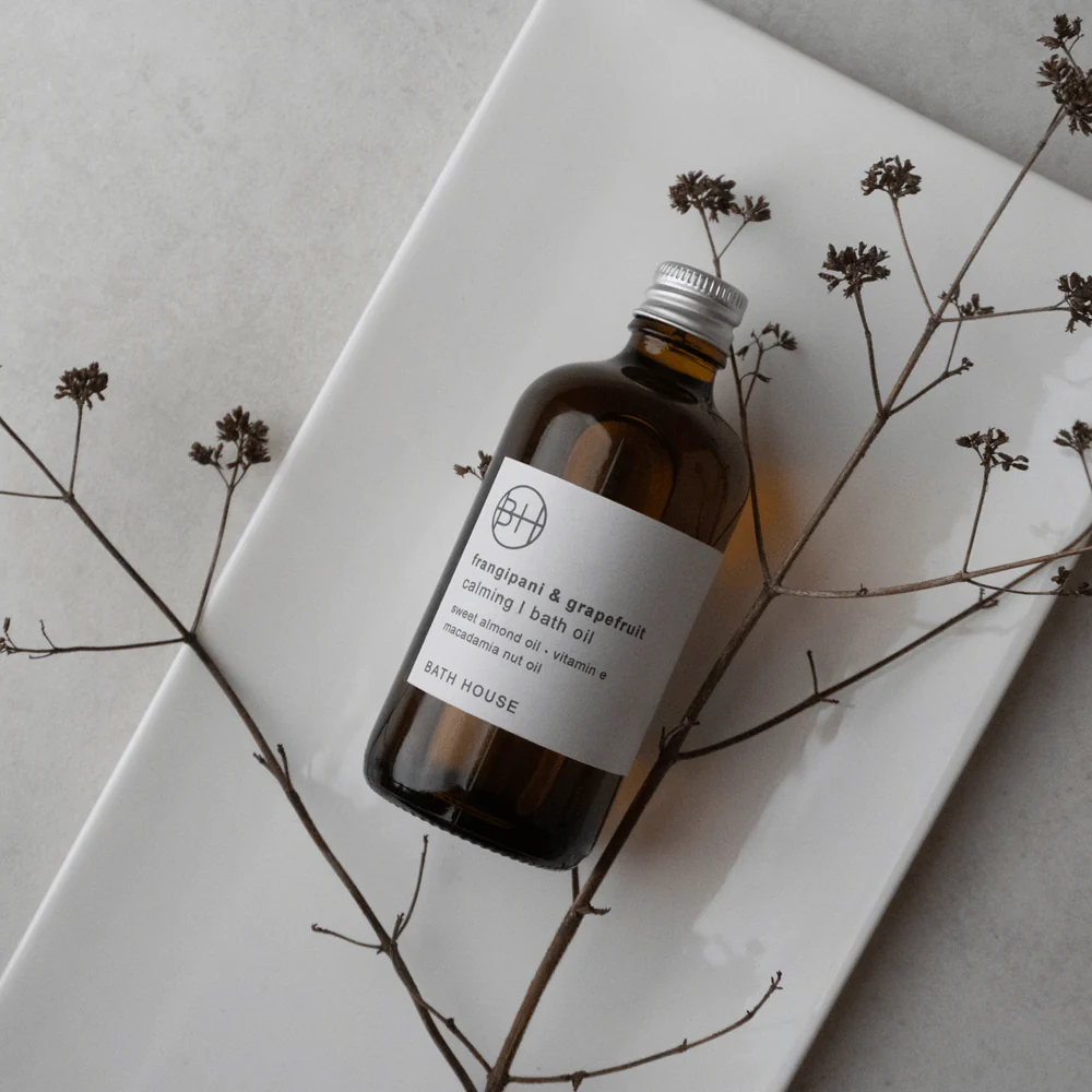 Frangipani & Grapefruit Bath Oil - Image 2